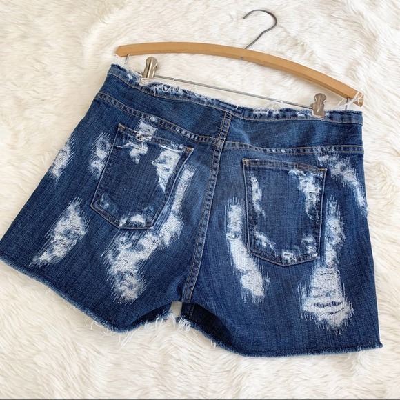 HUDSON Jeans Deconstructed Button Fly Denim Shorts - Picture 4 of 8